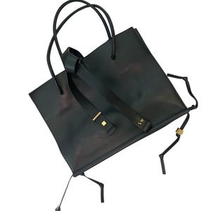 Stuart Weitzman Bag 🖤